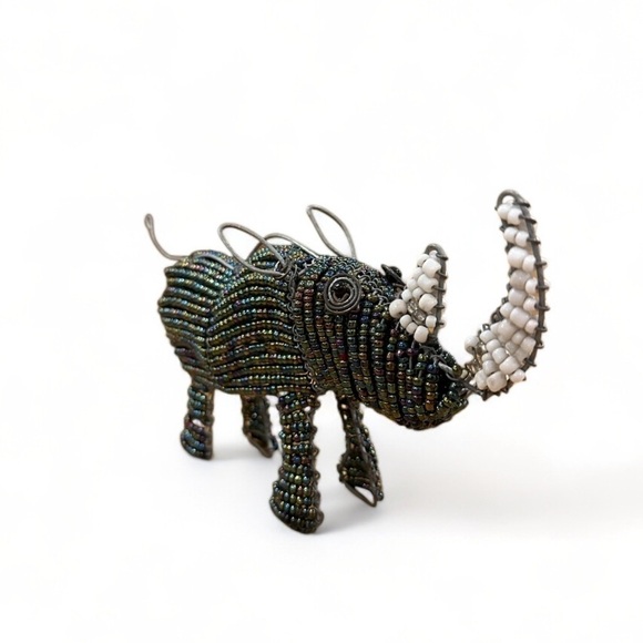 Dilwana Rhino Wired and Beads - Handmade African Craft - Iridescent Blue White - Picture 6 of 6